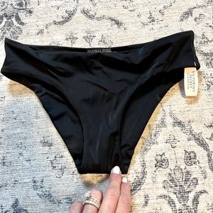 NWT Victoria’s Secret Classic Hipster Bikini Bottoms